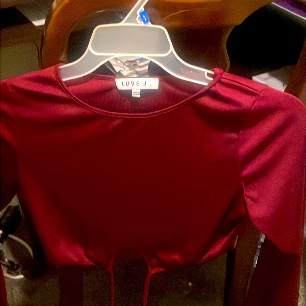 Burgundy long sleeve cropped shirt